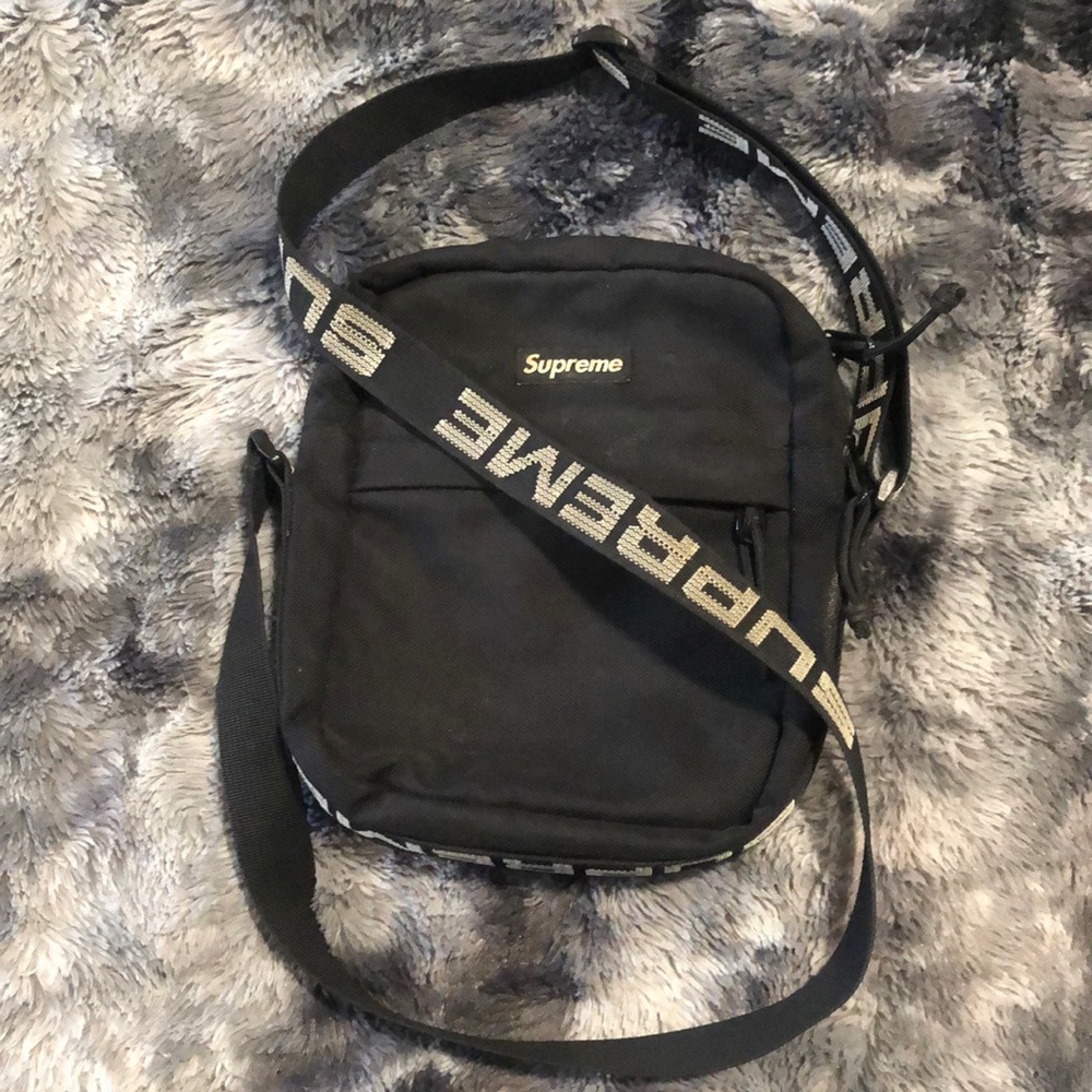 Real Supreme SS18 cross body bag (Originally $170)